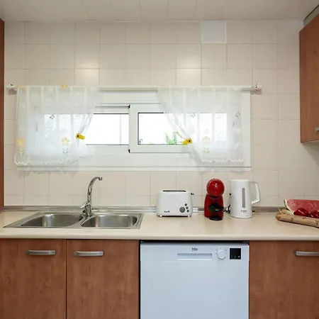Bitacora Comfortable Quiet Flat Near The 료렛 드 마르